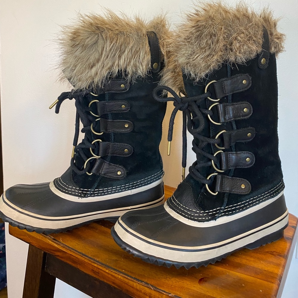 Sorel black with fur, women’s size 9